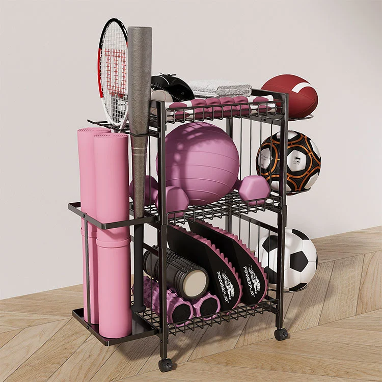 Металевий килимок для йоги, що стоїть на підлозі